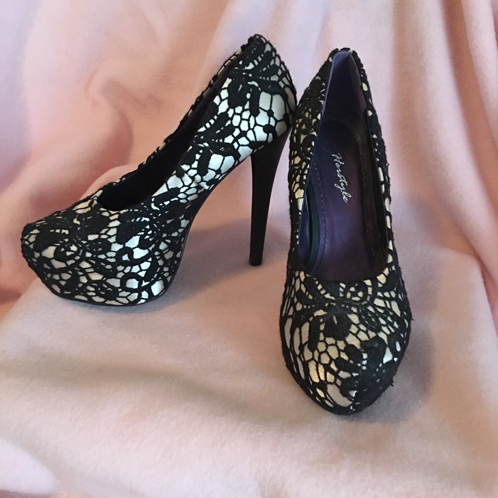 Champagne Satin & Black Lace Stilettos Sz 9